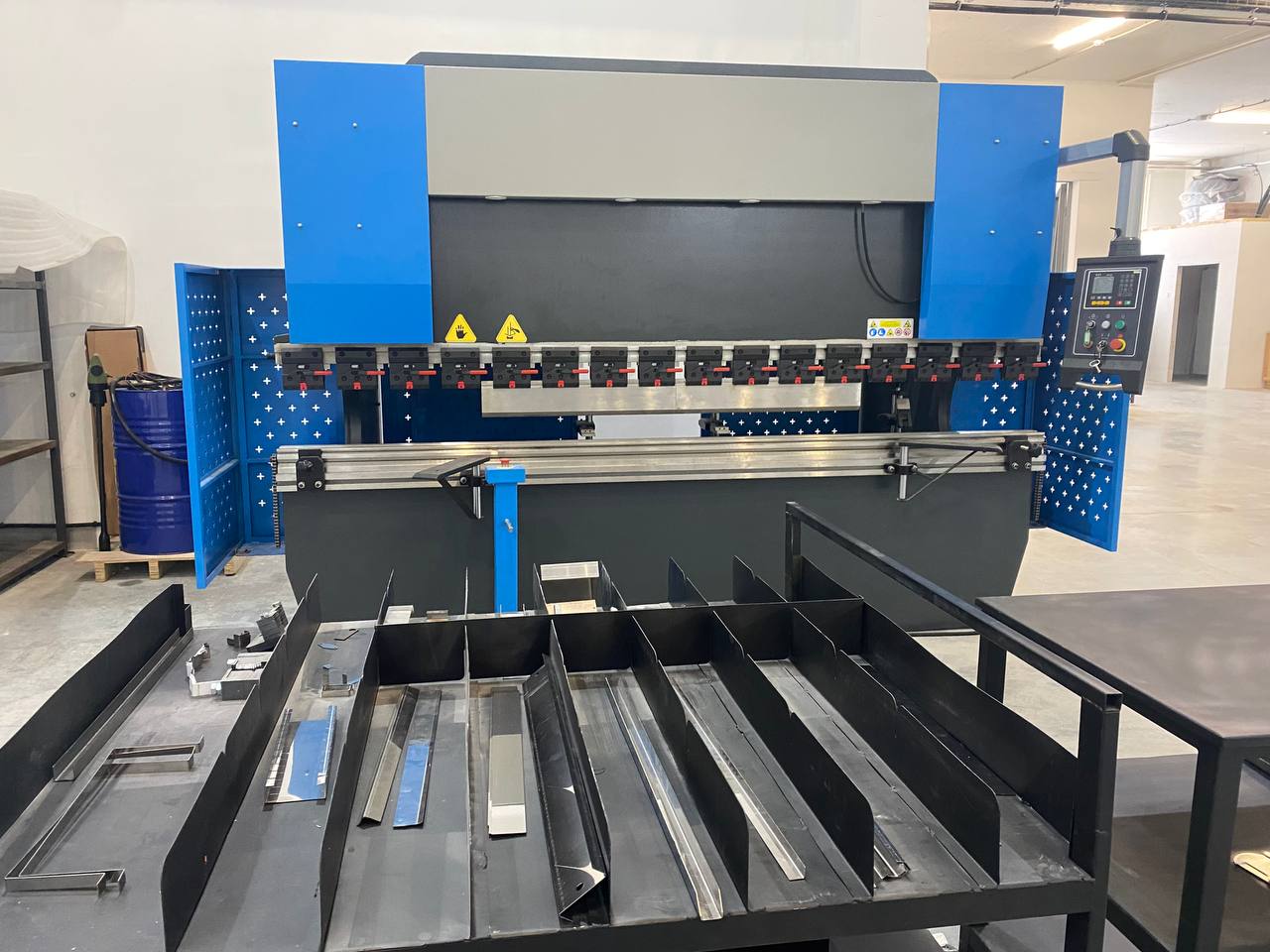 Гибка профиля для фасадных панелей