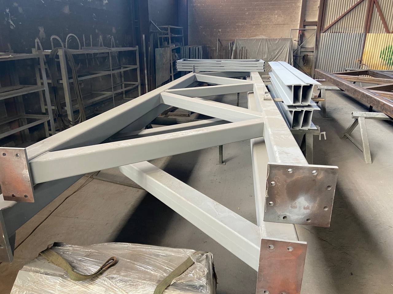 Металлоконструкции для стадионов – изготовление и поставка каркасов, трибун и навесов