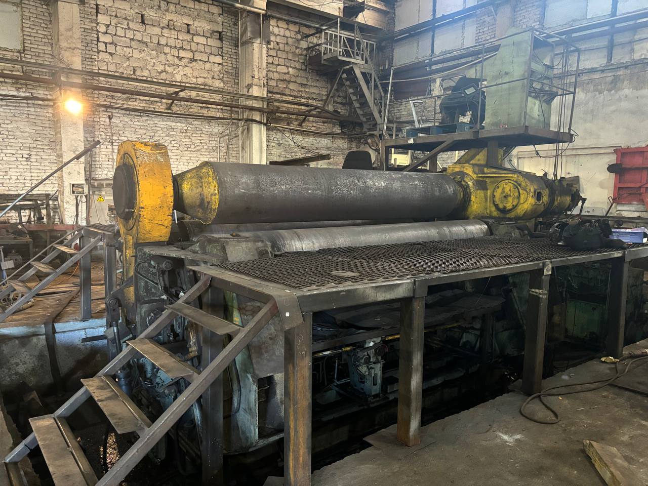 Изготовление обечаек методом вальцовки: технология, возможности и применение