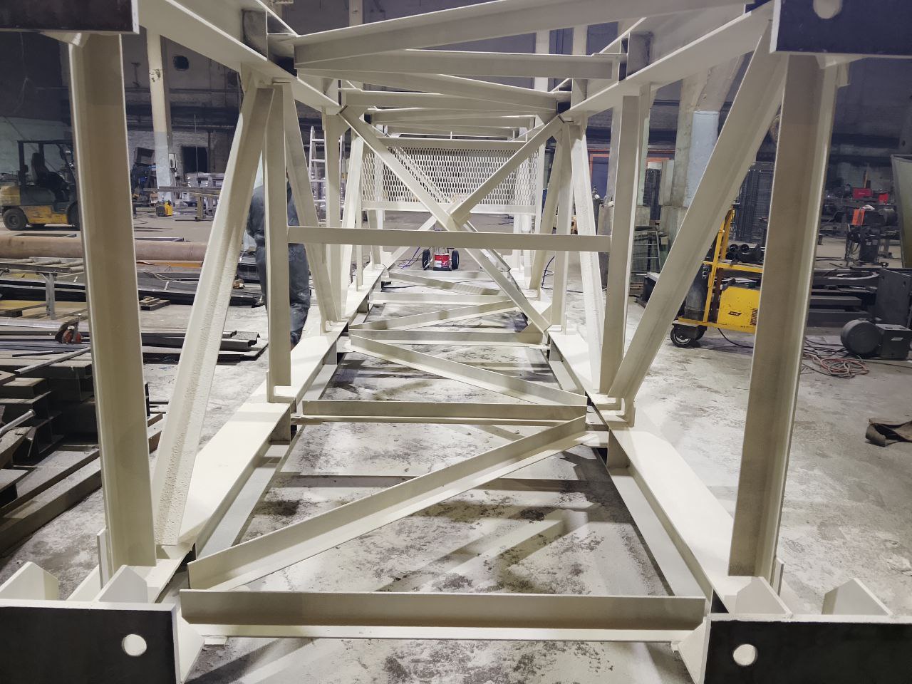 Огнезащита металлоконструкций: обеспечение безопасности и долговечности зданий