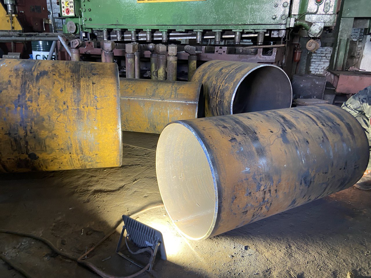 Изготовление обечаек резервуаров и емкостей из металла в Москве