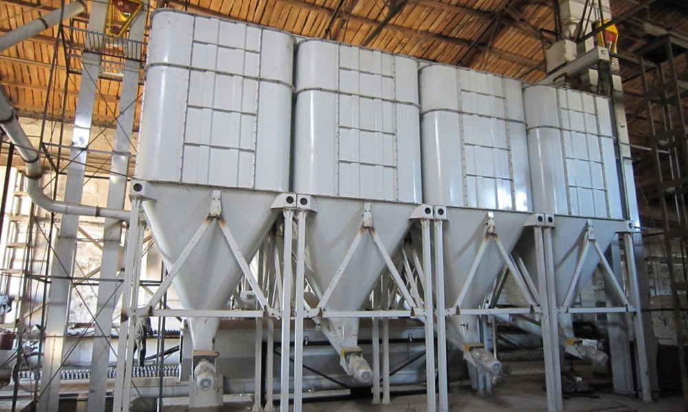 Бункеры для зерна и кормов