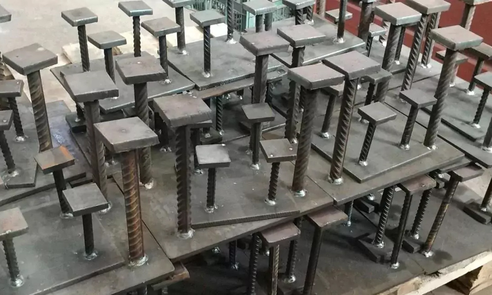 Закладная деталь с арматурой