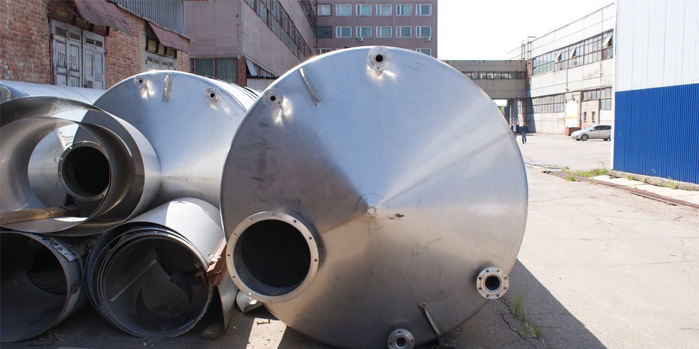 Изготовление стальных емкостей на заказ: особенности и преимущества