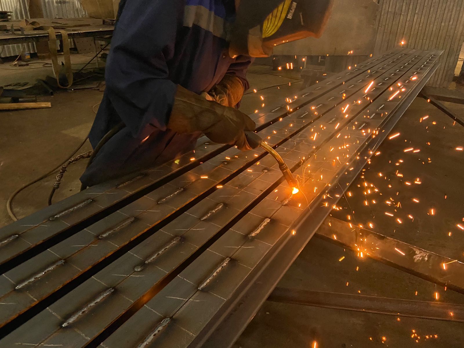 Услуги варки швеллера на заказ в Москве и области