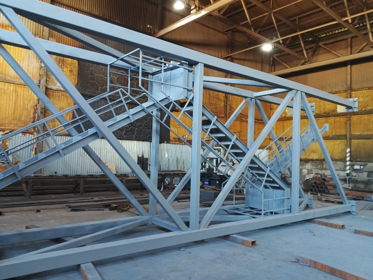 Изготовление пожарных лестниц на заказ в Москве и области по ГОСТ Р 53254-2009