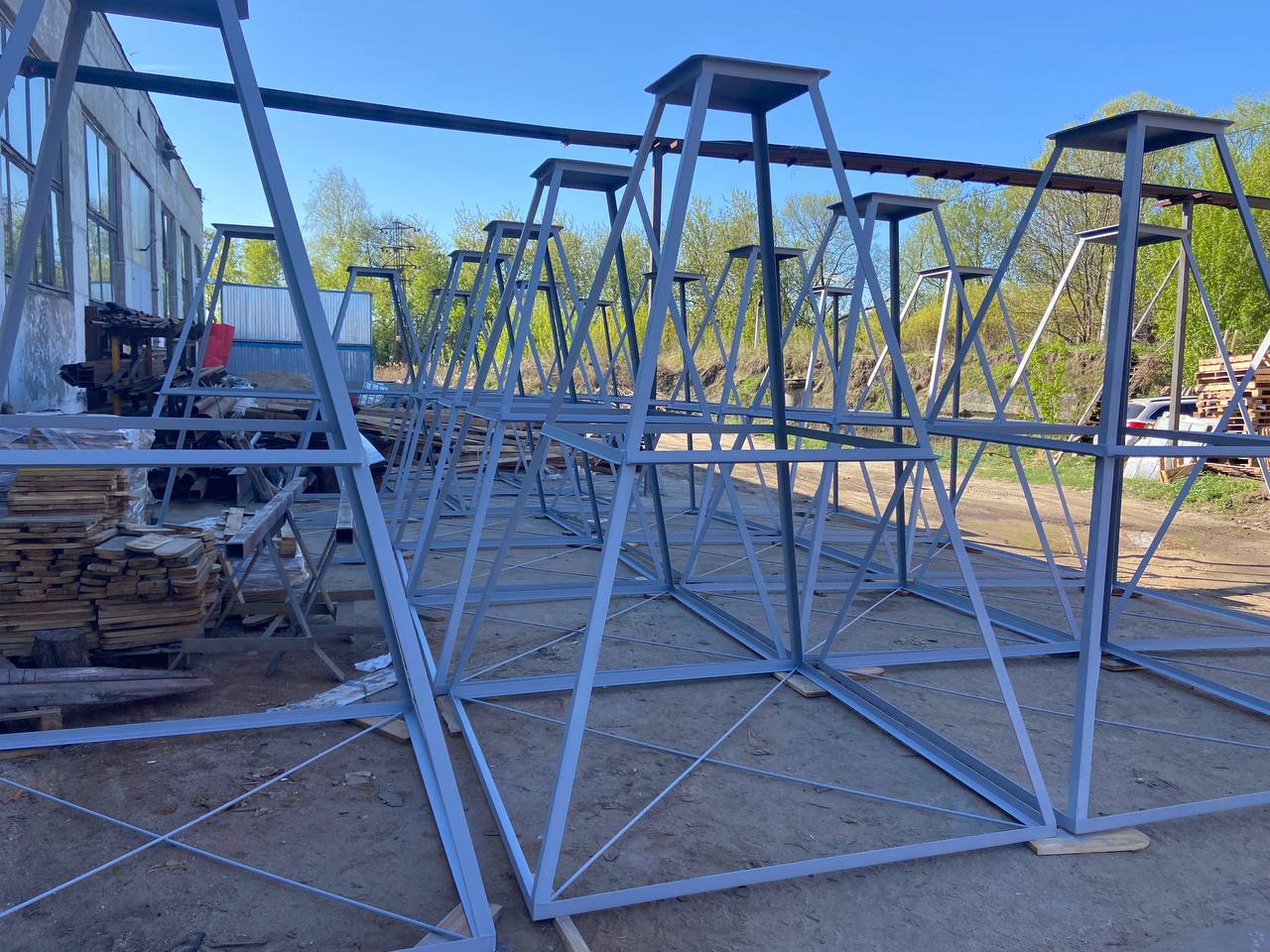 Изготовление стальных купольных пирамид для защиты от БПЛА | Проекты для промышленных объектов